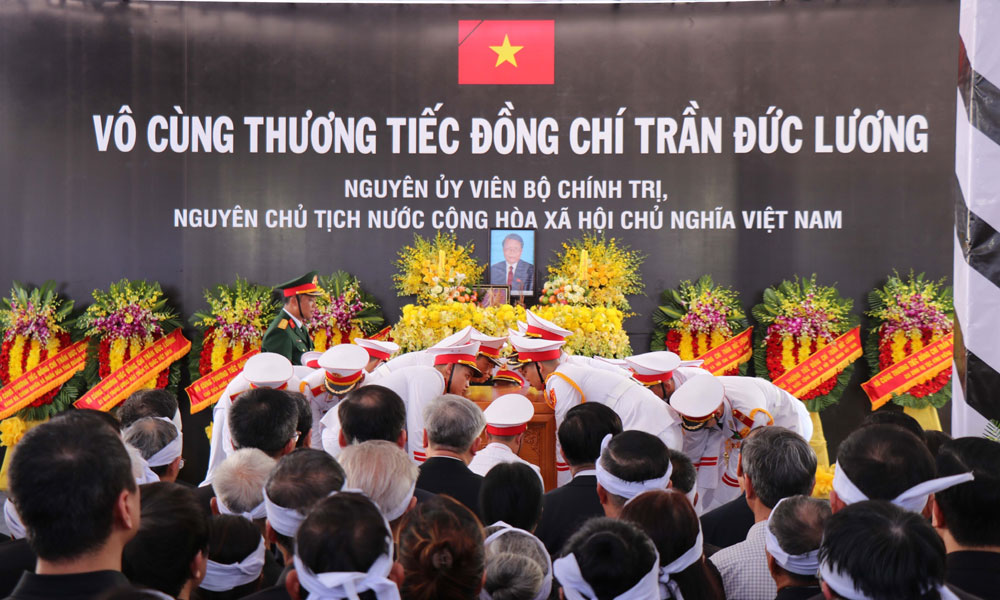  Lễ an táng nguyên Chủ tịch nước Trần Đức Lương tại quê nhà Quảng Ngãi
